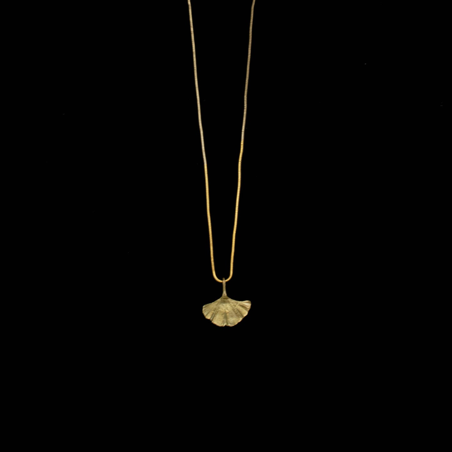 Ginkgo Single Leaf 16" Adj. Pendant